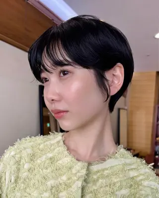 ショート カラー 顔まわり🥨レイヤー /透明感/水口舞奈のヘアスタイル