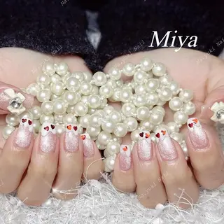 ネイル 🦋 Queenieのネイルデザイン