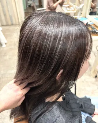 カラー 横山ダブルカラー ハイライト透明感カラのヘアスタイル