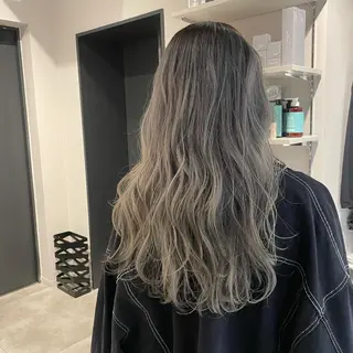 セミロング カラー ブリーチ👩🦳/ ✂︎MANAMIのヘアスタイル