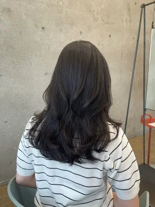 ロング パーマ まとまるレイヤー カット/透明感カラーのヘアスタイル