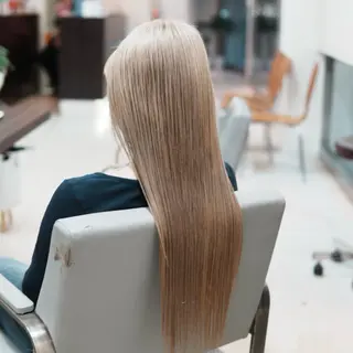 ロング TIDEHAIR JUNYAのヘアスタイル