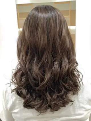 ミディアム 宇田津 文那のヘアスタイル