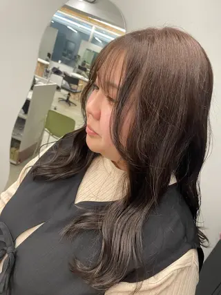 ロング カラー 長谷川 優音のヘアスタイル