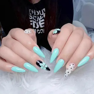 ネイル Mika Nails 心斎橋のネイルデザイン