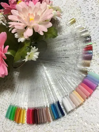 ショート ミディアム セミロング ロング カラー パーマ ヘアアレンジ メンズ キッズ ネイル まつエク フェリーチェ瑞江店 新山のネイルデザイン