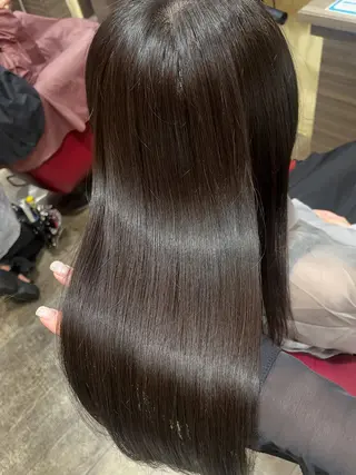 ロング 色落ちまで可愛い🩷 透明感🩵安江理緒のヘアスタイル
