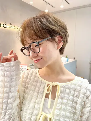 ショート パーマ レイヤー/ショート/ 透明感/銀座/れんのヘアスタイル