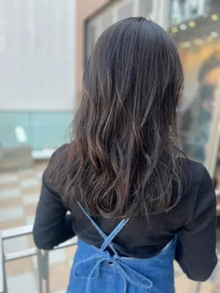 ミディアム カラー パーマ ヘアアレンジ メンズ キッズ ネイル マツエク・マツパ アイブロウ 久木原 ゆりのヘアスタイル