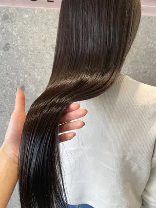 ロング カラー 山下 千明のヘアスタイル