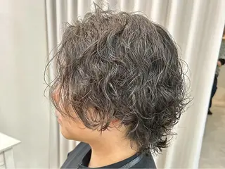 ミディアム センターパート 韓国ヘア・綾也のヘアスタイル