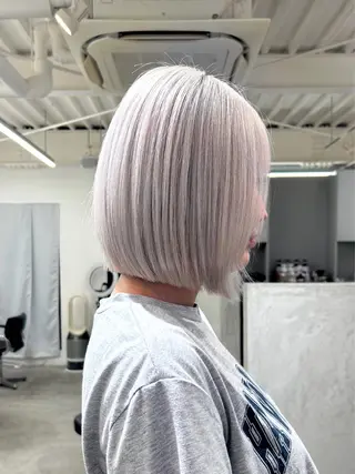 ショート カラー ito. ブリーチ/髪質改善のヘアスタイル