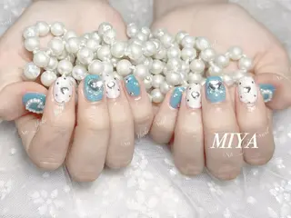 ネイル 🦋 Queenieのネイルデザイン