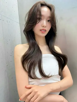 セミロング HARVEY大宮 ワンホンnanamiのヘアスタイル