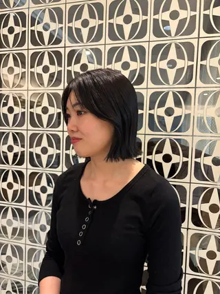 セミロング オオカメ ユヅキのヘアスタイル