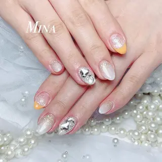 ネイル 🦋 Queenieのネイルデザイン