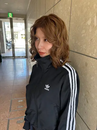 ミディアム カラー 森安 華楠のヘアスタイル
