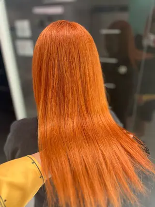 ロング ハイトーンカラー 🦄レイヤーカットのヘアスタイル