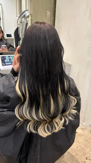 ロング るかブリーチ特化ピン クカラープルエクステのヘアスタイル