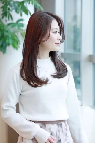 セミロング 濱岡 寧々花のヘアスタイル