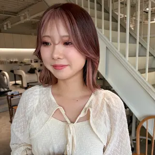 ミディアム カラー 周東 芽依のヘアスタイル