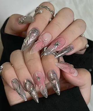 ネイル Hin Hana Nailのネイルデザイン