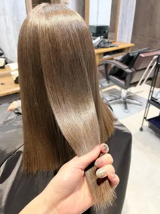 セミロング カラー 髪質改善で 憧れの潤艶美髪にのヘアスタイル