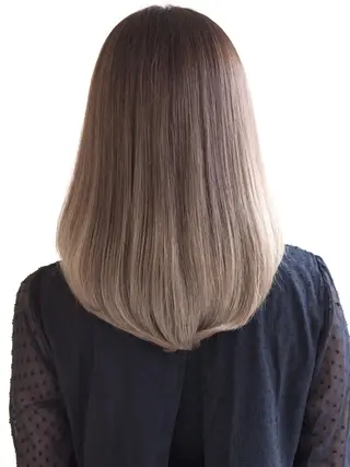 ミディアム カラー Livingu youのヘアスタイル