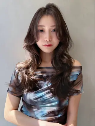 ロング ヘアアレンジ 🌻夏の透明感カラー 🩵韓国レイヤー櫻井のヘアスタイル