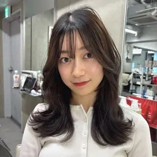セミロング 加藤 彩花のヘアスタイル