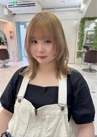 ミディアム カラー 樋口 夏希のヘアスタイル