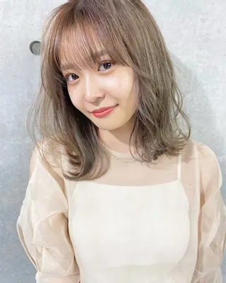 ミディアム 山谷 裕紀のヘアスタイル