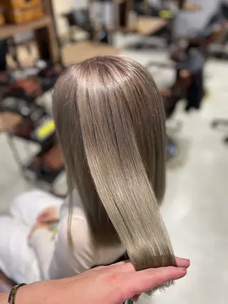 カラー ブリーチカラー☆ 再生トリートメントのヘアスタイル