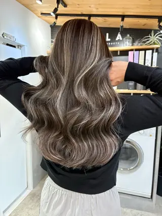 ロング カラー ヘアアレンジ 🧸艶々韓国ヘア 🧁mizunaのヘアスタイル