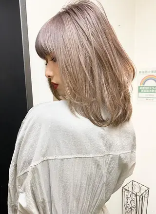 ミディアム カラー AIRI🦋ブリーチ /レイヤー🦋のヘアスタイル
