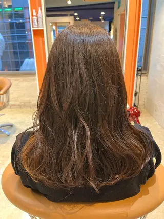 ミディアム うしだ かおるのヘアスタイル