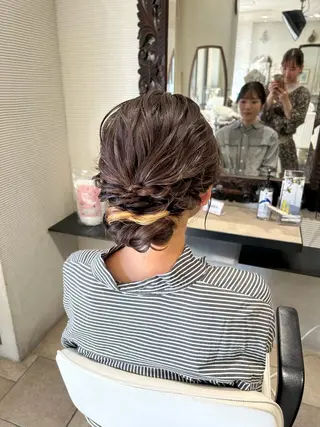セミロング 土佐 彩純のヘアスタイル