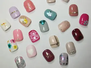 ネイル はばすみれ🎀ﾈｲﾙ 光ﾌｪｲｼｬﾙ ﾍｱのネイルデザイン