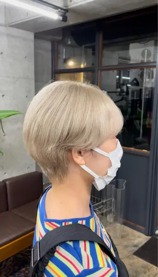 ショート カラー レイヤー/透明感 カラー ☽EMIRIのヘアスタイル