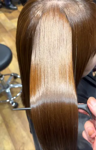 セミロング 竜太/縮毛矯正 /似合わせカットのヘアスタイル