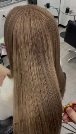 セミロング カラー 近藤 慧依のヘアスタイル
