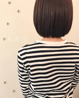 ショート カラー 市川 千夏のヘアスタイル