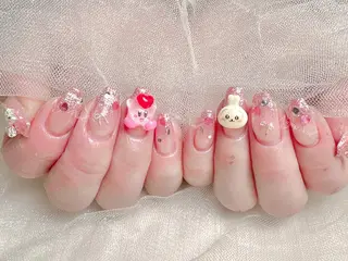 ネイル 🦋 Queenieのネイルデザイン