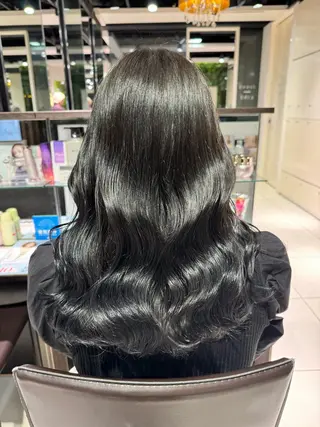 セミロング カラー レイヤー×艶髪🤎. 𝜗𝜚hitomiのヘアスタイル
