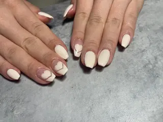 ネイル Whity kiriのネイルデザイン