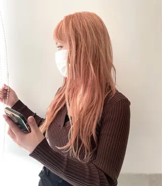 セミロング カラー 🫧ハイトーン✨格安 より質💐マンツーマのヘアスタイル