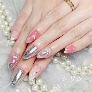 ネイル 🦋 Queenieのネイルデザイン