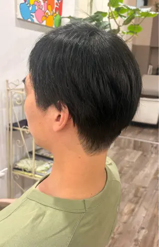 ミディアム 二瓶 恵理のヘアスタイル