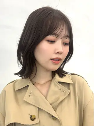 ショート カラー レイヤー/ボブ/透明 感カラー/佐藤奈由のヘアスタイル