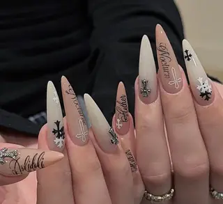 ネイル Pure&Rich Nailのネイルデザイン